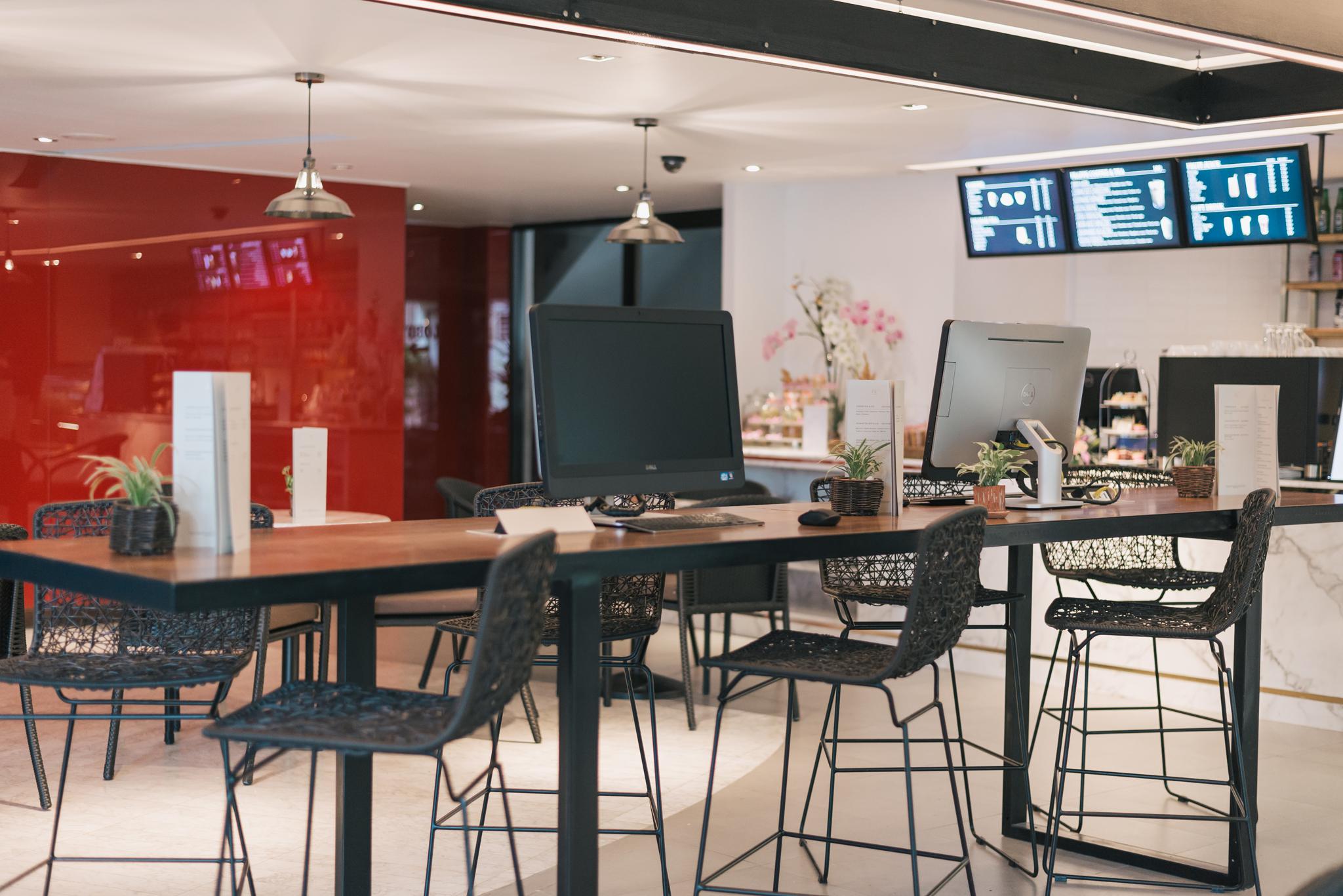 Happihaus Hotel Bangkok Bagian luar foto