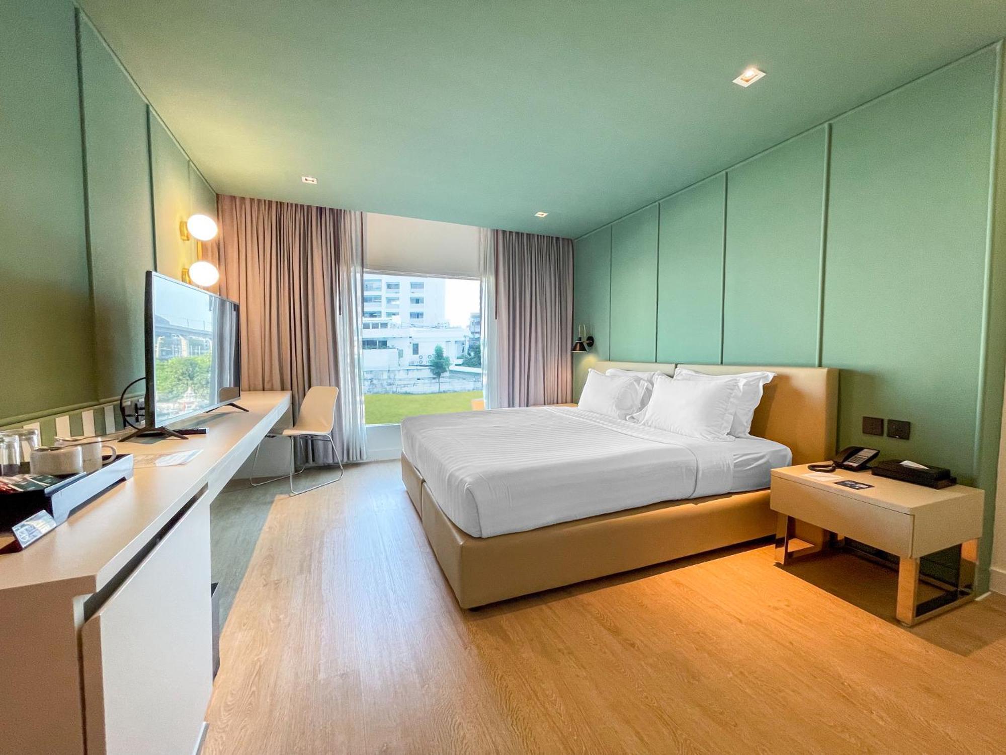 Happihaus Hotel Bangkok Bagian luar foto