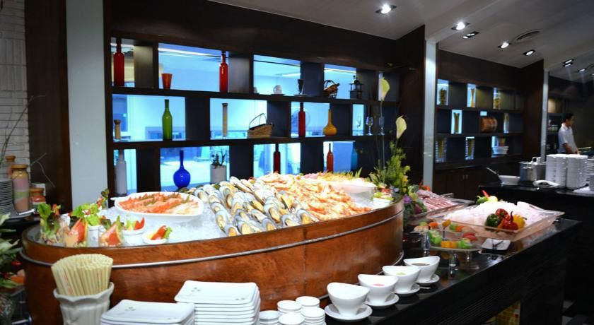 Happihaus Hotel Bangkok Bagian luar foto